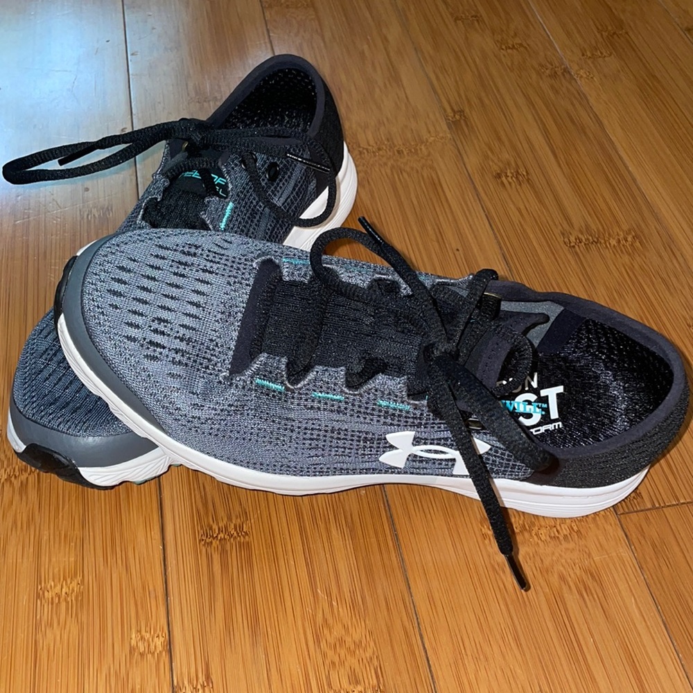 Under Armour Sneakers